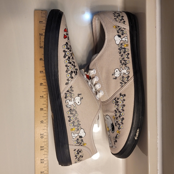 SNOOPY AND WOODSTOCK Floral Tan Canvas Sneakers Women's 10 The Bradford Exchange - Picture 8 of 16